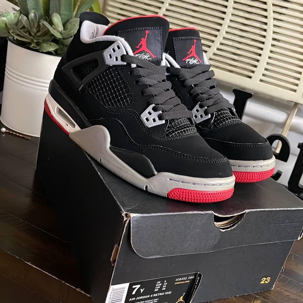 Air Jordan Retro 4 Bred